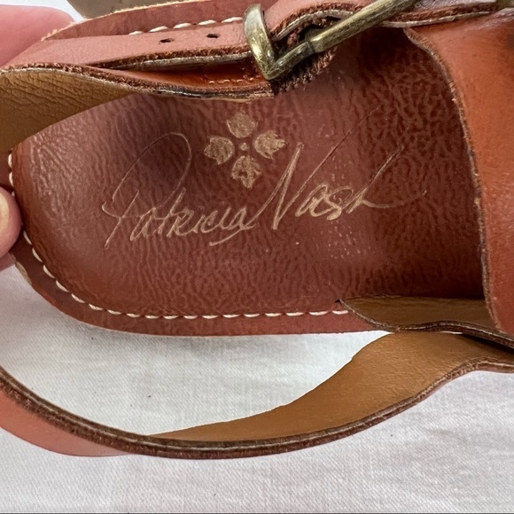 Patricia Nash Fidella Toe Loop Leather Sandals. Size 6M - Picture 4 of 7